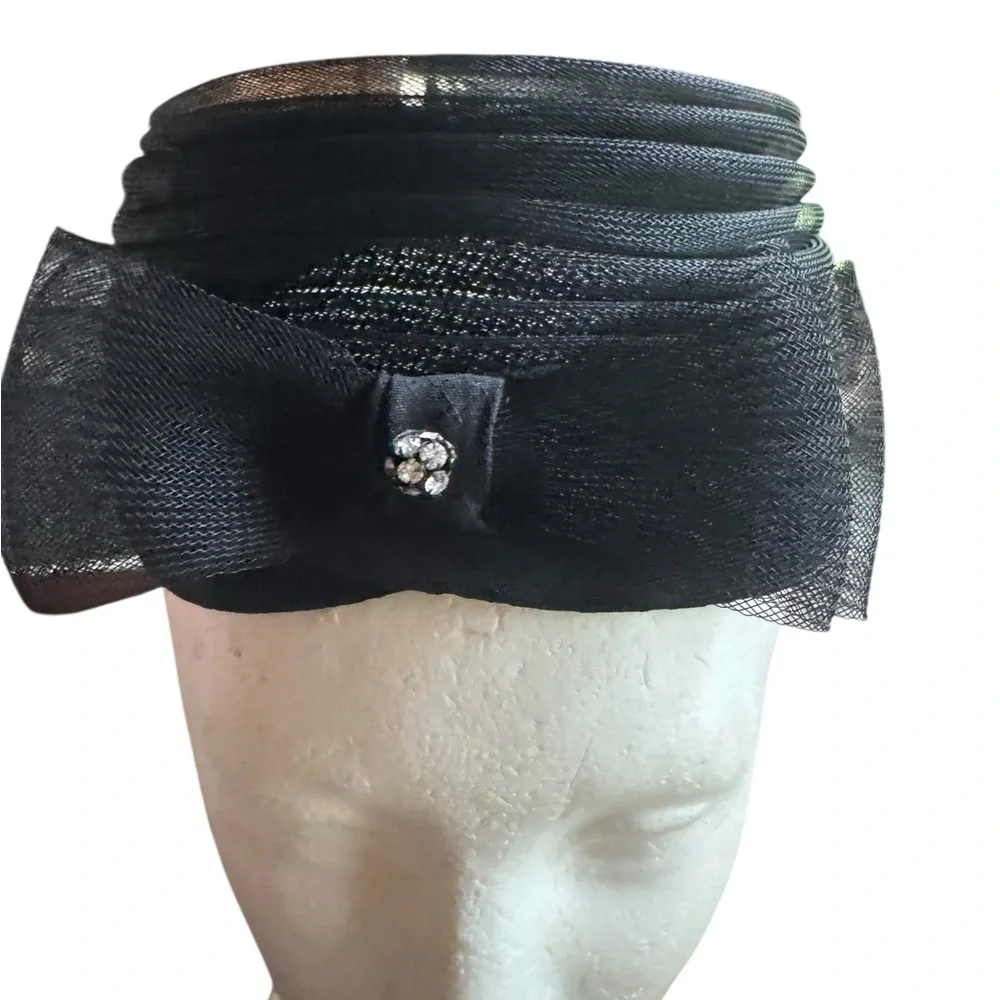NWOT 1950s Eva Mae Modes Open Pill Box Hat‎ w/Bow Accent & Rhinestone Detail - Picture 2 of 7